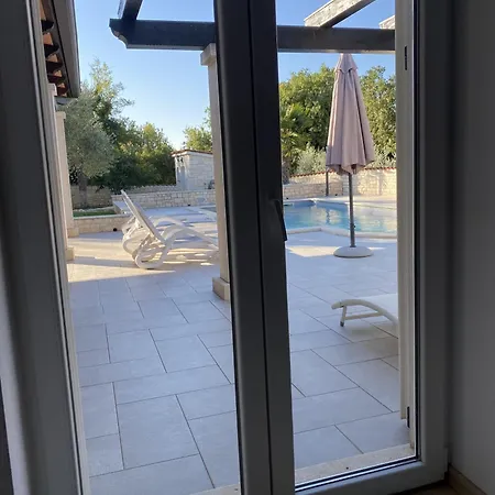 Mali Raj Mit Pool In Holiday home