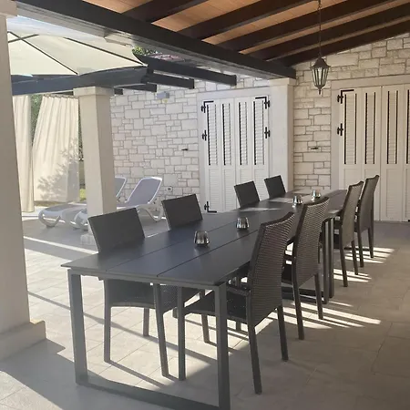 Mali Raj Mit Pool In Holiday home *