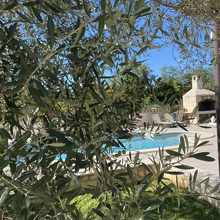 Holiday home Mali Raj Mit Pool In