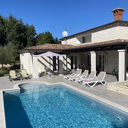 Holiday home Mali Raj Mit Pool In *